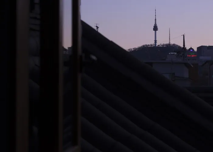 The Korean Traditional Hanok In Downtown For Convenient Public Transportation - Ari