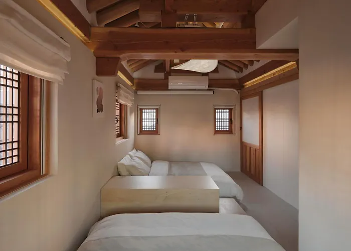 Bed & Breakfast The Korean Traditional Hanok In Downtown For Convenient Public Transportation - Ari Seoel