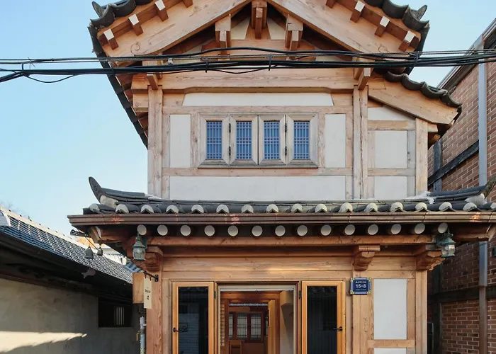 The Korean Traditional Hanok In Downtown For Convenient Public Transportation - Ari 4*