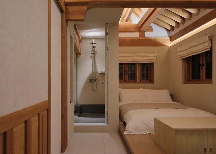 The Korean Traditional Hanok In Downtown For Convenient Public Transportation - Ari Bed & Breakfast