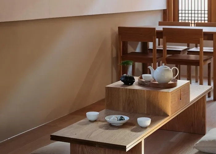 Bed & Breakfast The Korean Traditional Hanok In Downtown For Convenient Public Transportation - Ari
