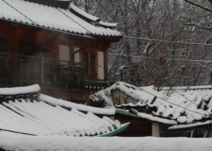 Bed & Breakfast The Korean Traditional Hanok In Downtown For Convenient Public Transportation - Ari