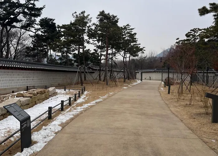 The Korean Traditional Hanok In Downtown For Convenient Public Transportation - Ari Bed & Breakfast 4*