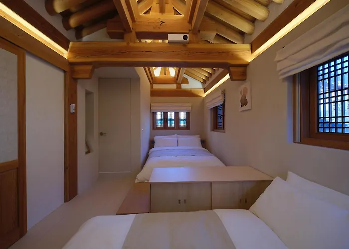 Bed & Breakfast The Korean Traditional Hanok In Downtown For Convenient Public Transportation - Ari